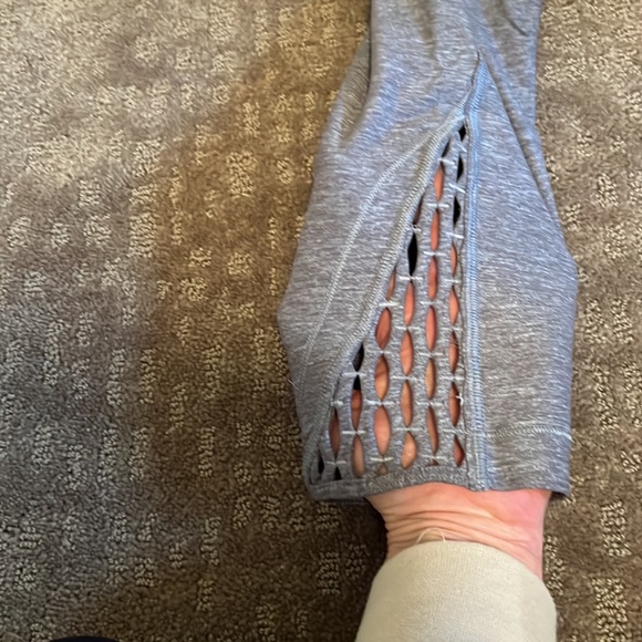 Lululemon- size 8 special wunder under - Picture 3 of 4